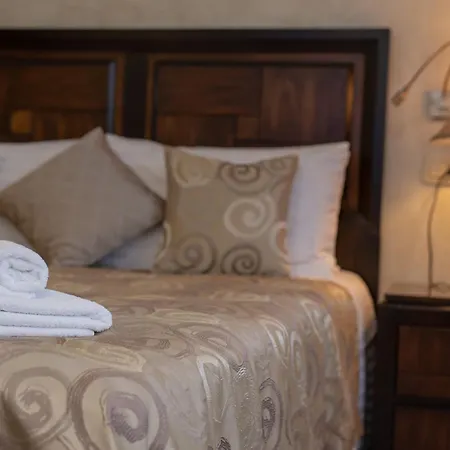 Queen Mary Luxury Rooms Split Exterior photo