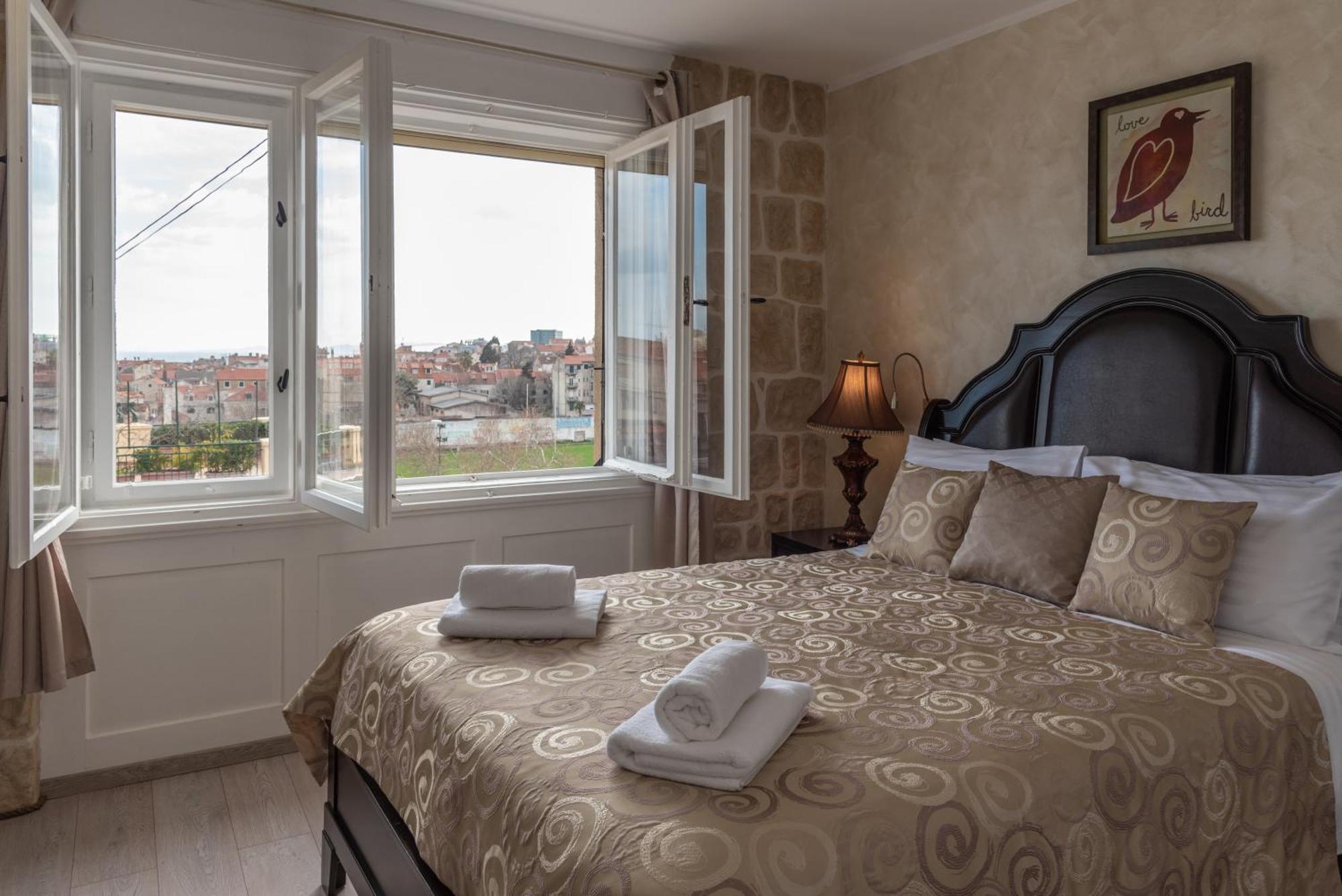 Queen Mary Luxury Split